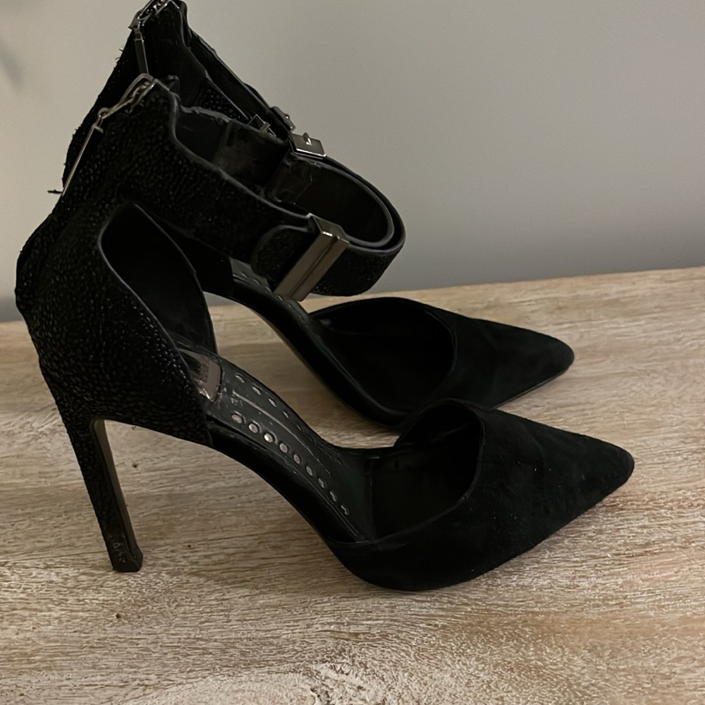 Dolce Vita D’Orsey Cage Pump in Black Suede size 6.5